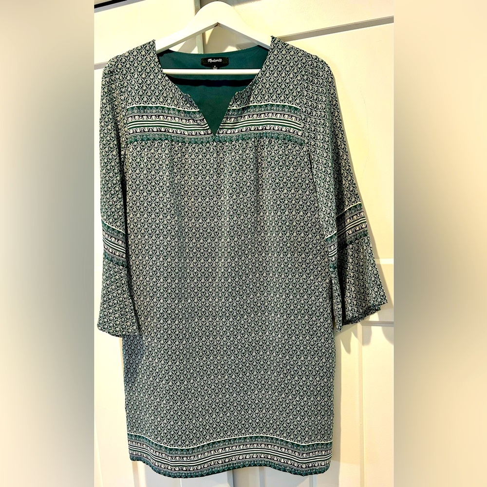 Madewell Dress Sz M 100% Silk, Bell Sleeves, Green & White Print, Pockets, Lined